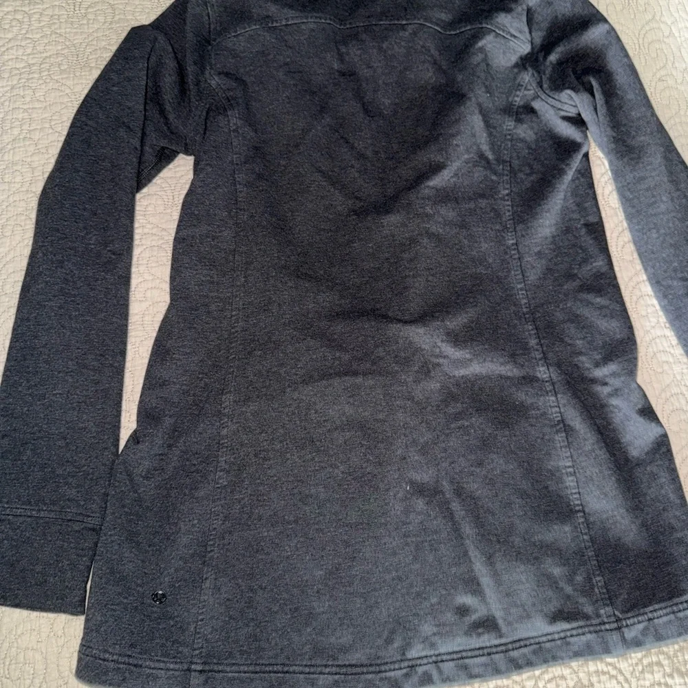 Lululemon Athletica Charcoal Long Sleeve‎ cardigan